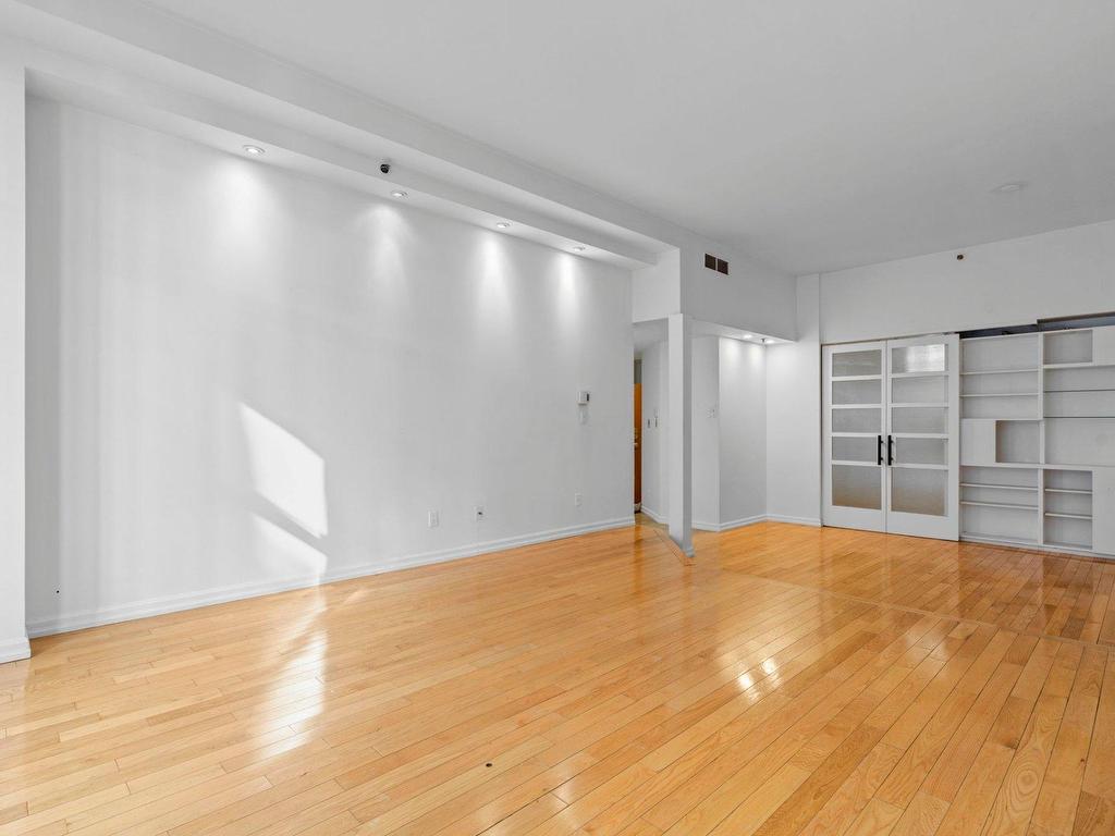 









285


Place D'Youville

, 17,
Montréal (Ville-Marie),




QC
H2Y2A4

