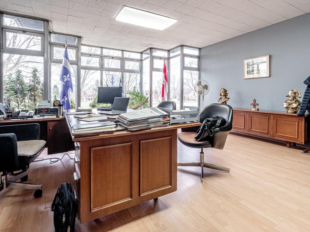 









525


Boul. Queen-Victoria

,
Sherbrooke (Les Nations),




QC
J1H3R4

