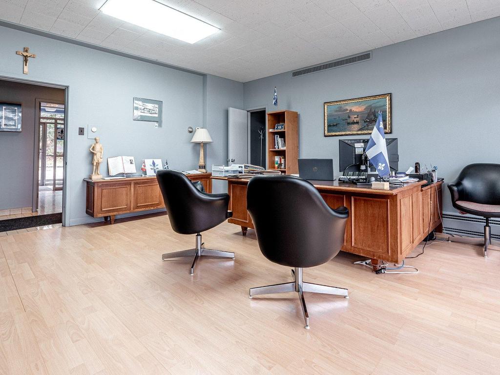 









525


Boul. Queen-Victoria

,
Sherbrooke (Les Nations),




QC
J1H3R4

