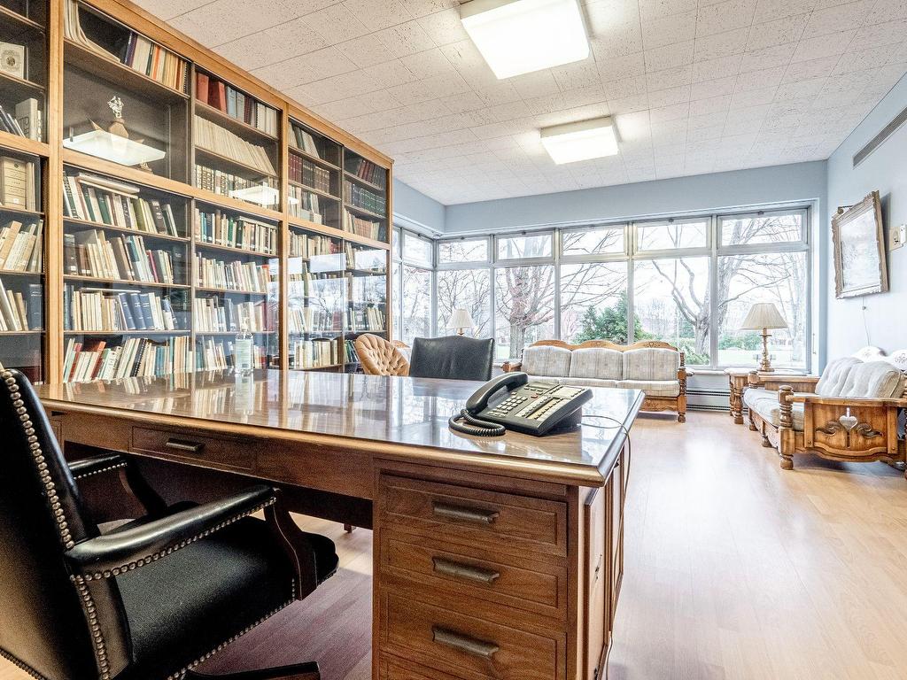 









525


Boul. Queen-Victoria

,
Sherbrooke (Les Nations),




QC
J1H3R4

