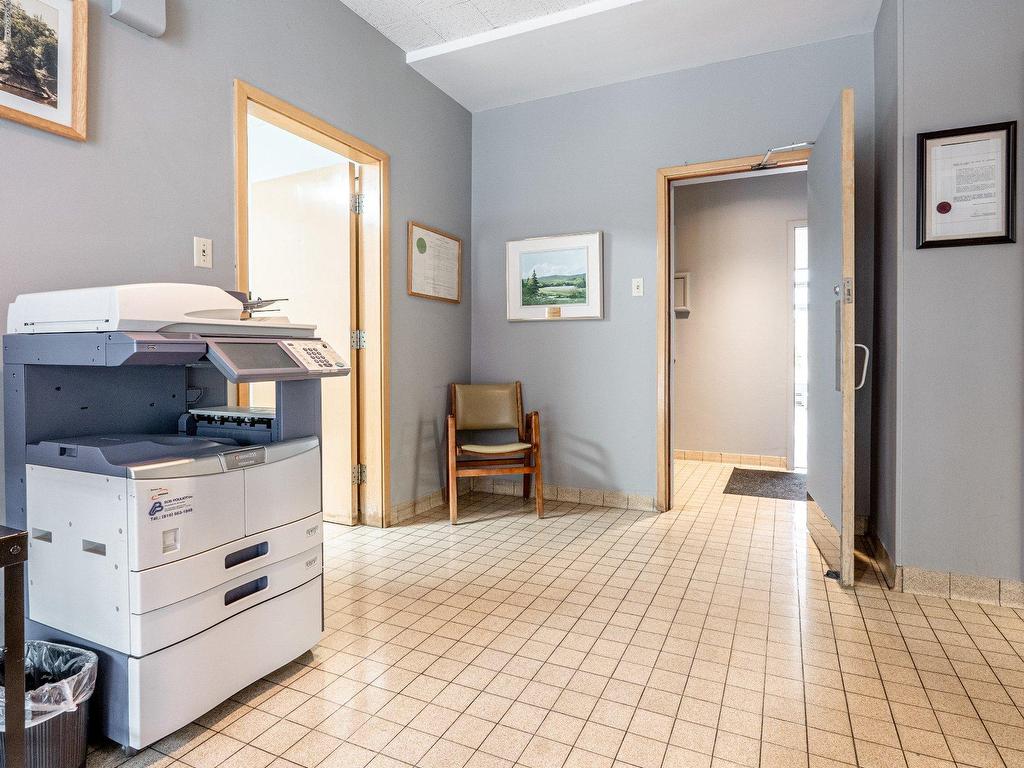 









525


Boul. Queen-Victoria

,
Sherbrooke (Les Nations),




QC
J1H3R4

