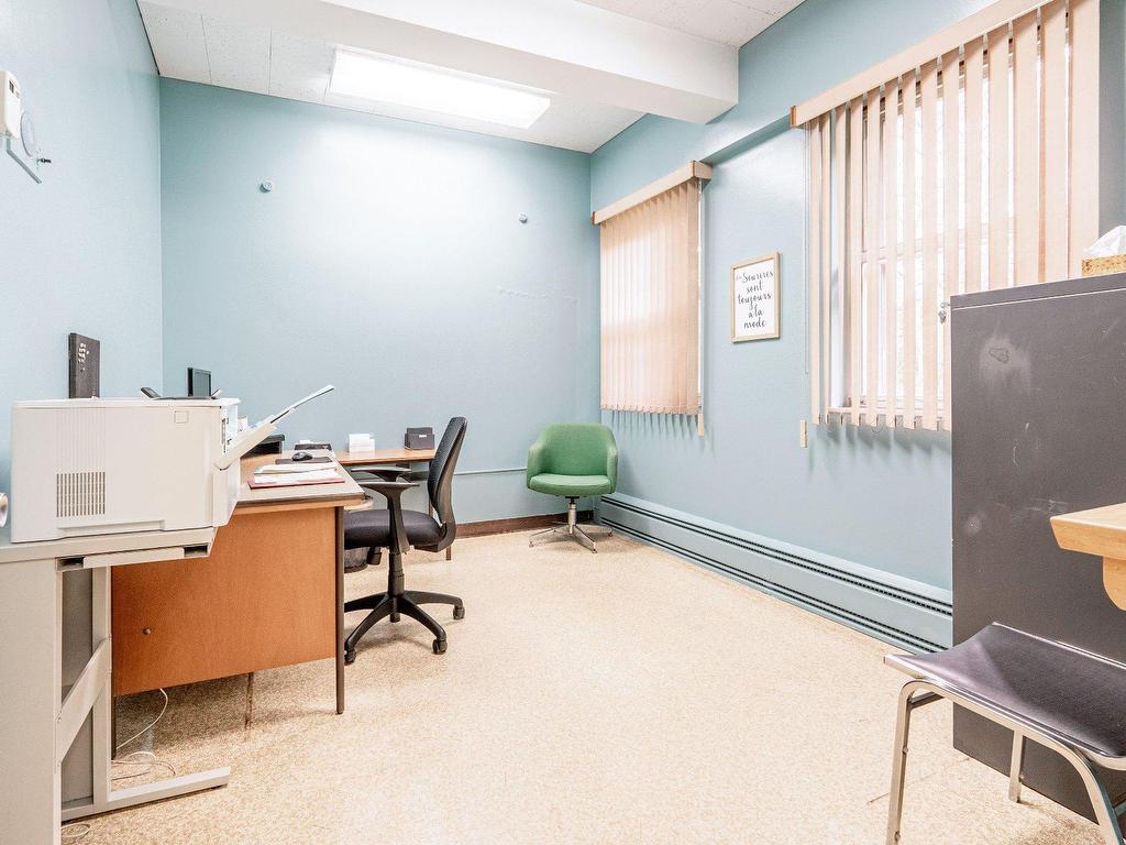 









525


Boul. Queen-Victoria

,
Sherbrooke (Les Nations),




QC
J1H3R4

