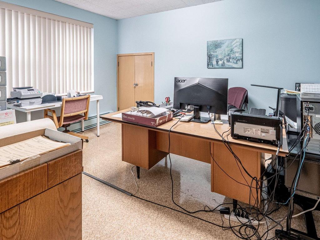 









525


Boul. Queen-Victoria

,
Sherbrooke (Les Nations),




QC
J1H3R4

