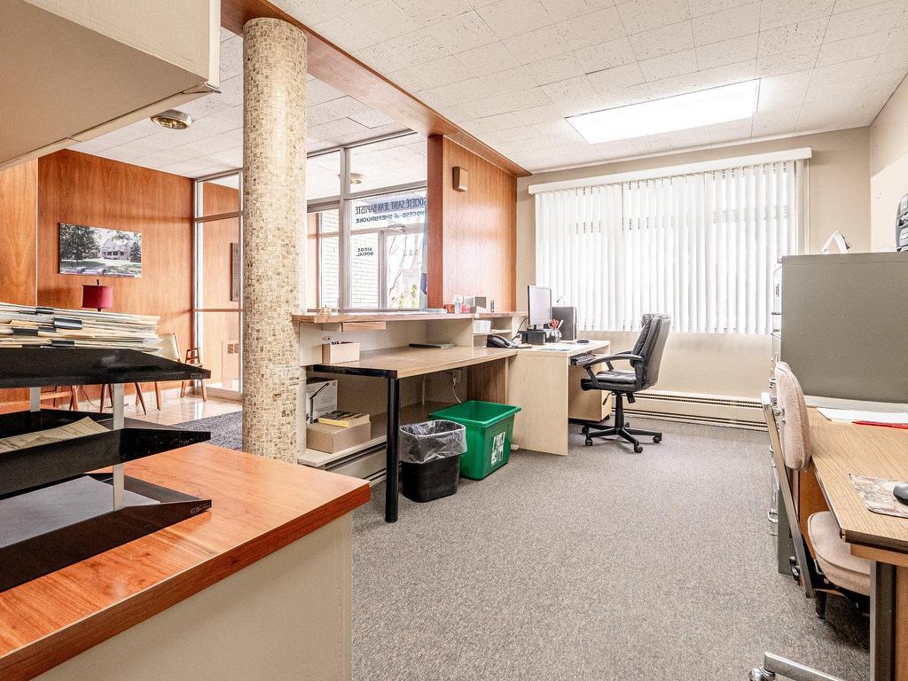 









525


Boul. Queen-Victoria

,
Sherbrooke (Les Nations),




QC
J1H3R4

