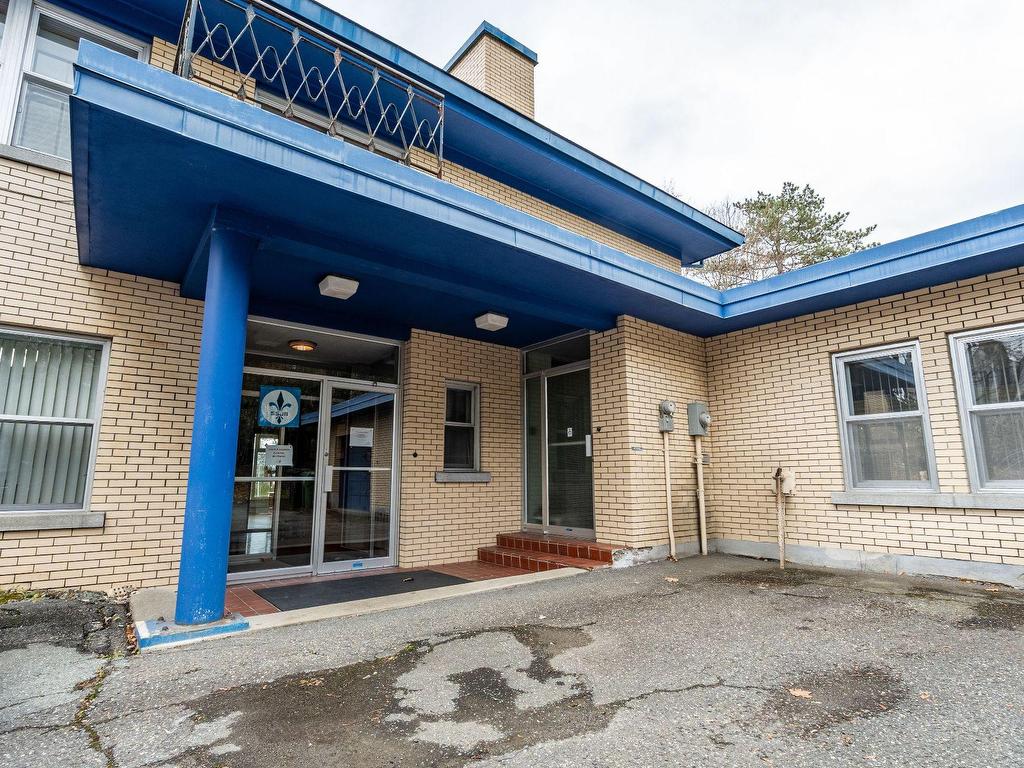 









525


Boul. Queen-Victoria

,
Sherbrooke (Les Nations),




QC
J1H3R4

