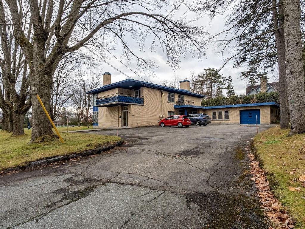 









525


Boul. Queen-Victoria

,
Sherbrooke (Les Nations),




QC
J1H3R4

