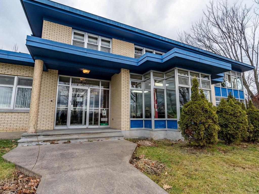 









525


Boul. Queen-Victoria

,
Sherbrooke (Les Nations),




QC
J1H3R4

