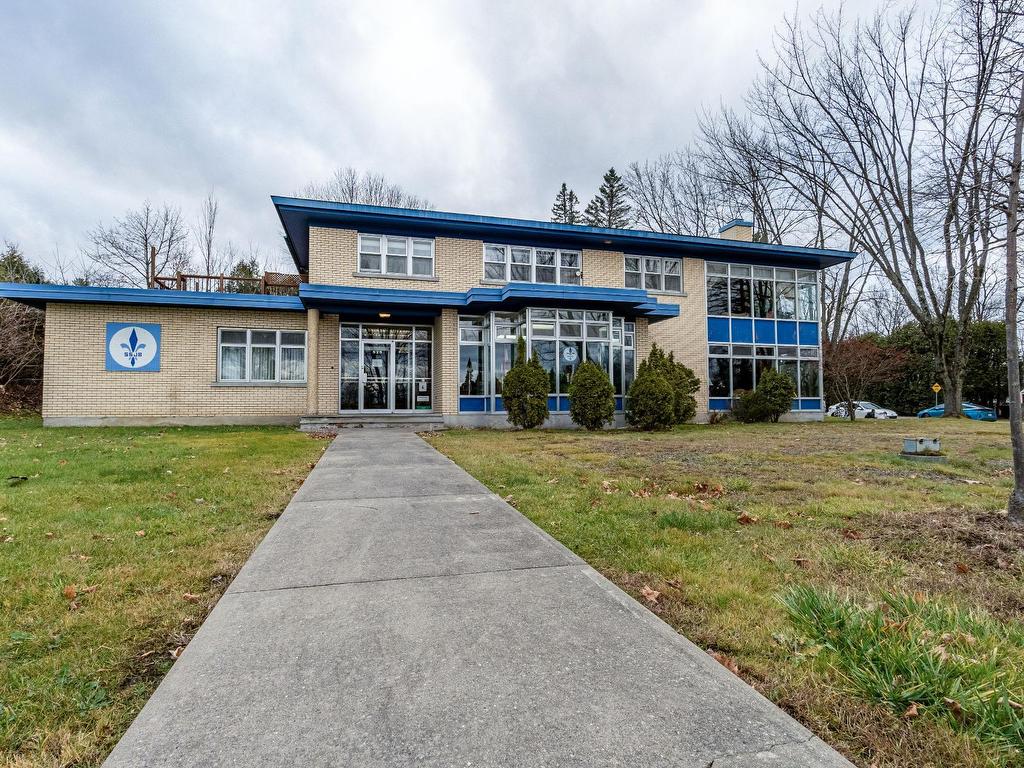 









525


Boul. Queen-Victoria

,
Sherbrooke (Les Nations),




QC
J1H3R4

