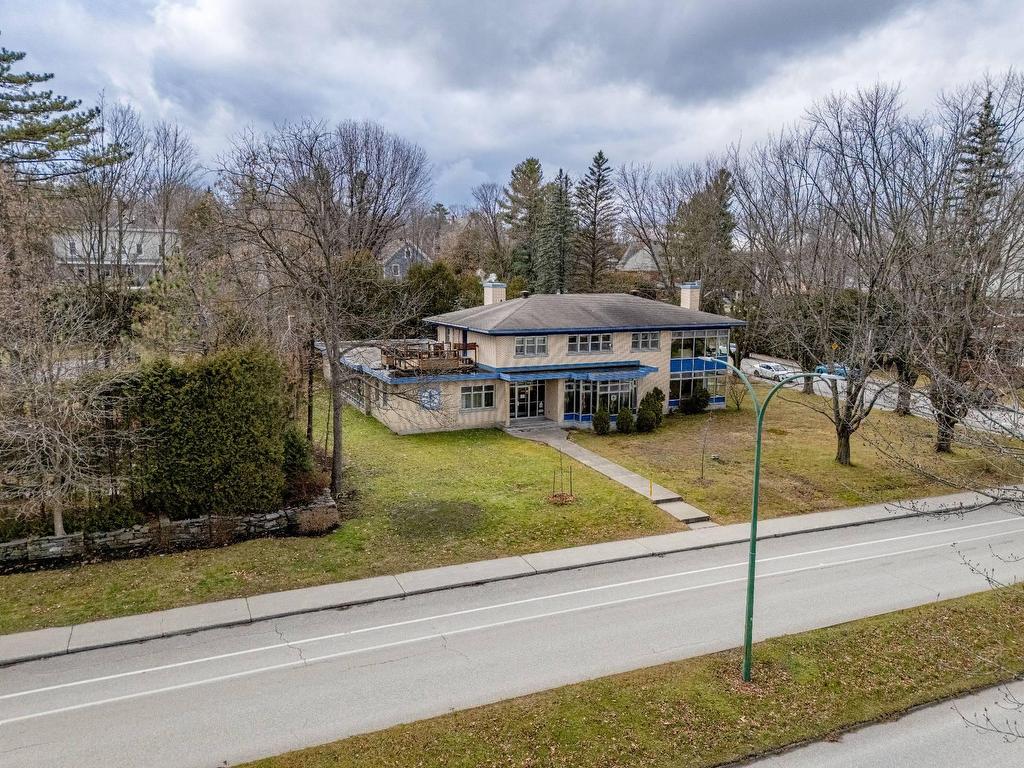 









525


Boul. Queen-Victoria

,
Sherbrooke (Les Nations),




QC
J1H3R4

