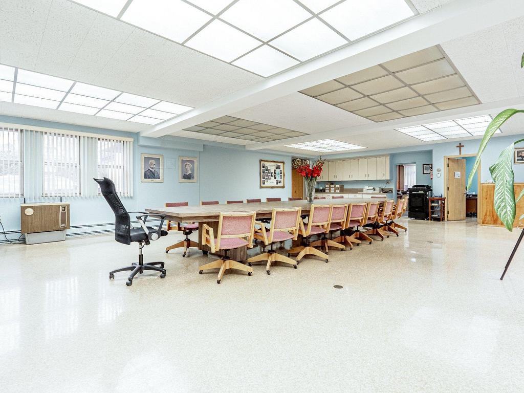 









525


Boul. Queen-Victoria

,
Sherbrooke (Les Nations),




QC
J1H3R4

