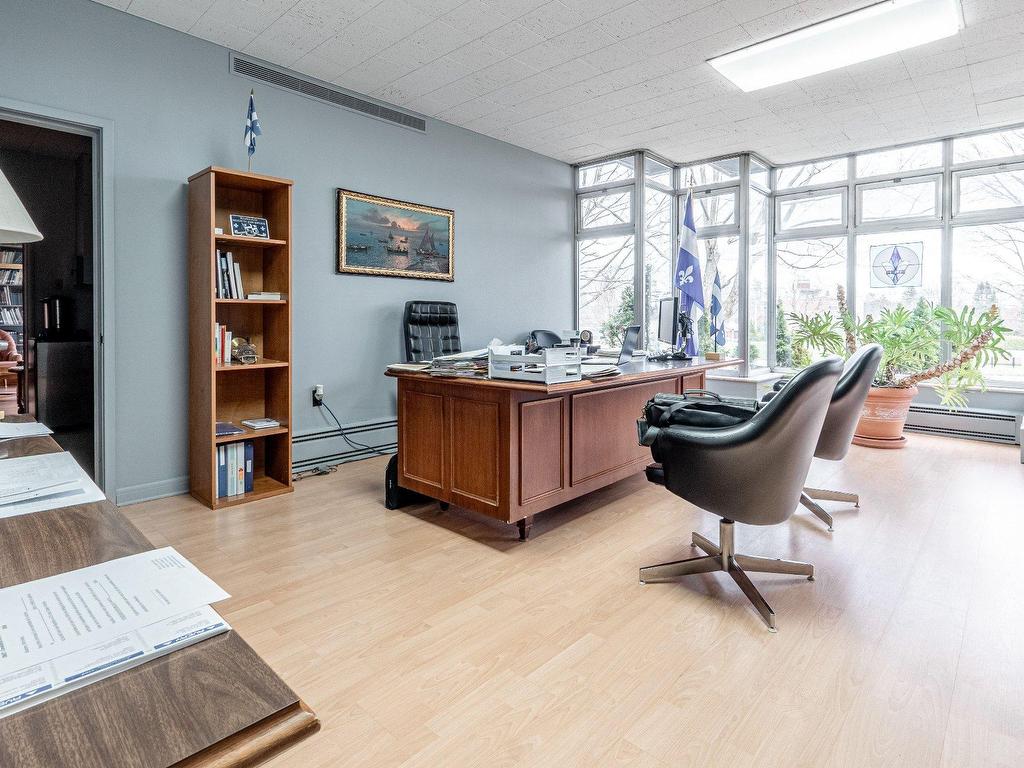 









525


Boul. Queen-Victoria

,
Sherbrooke (Les Nations),




QC
J1H3R4

