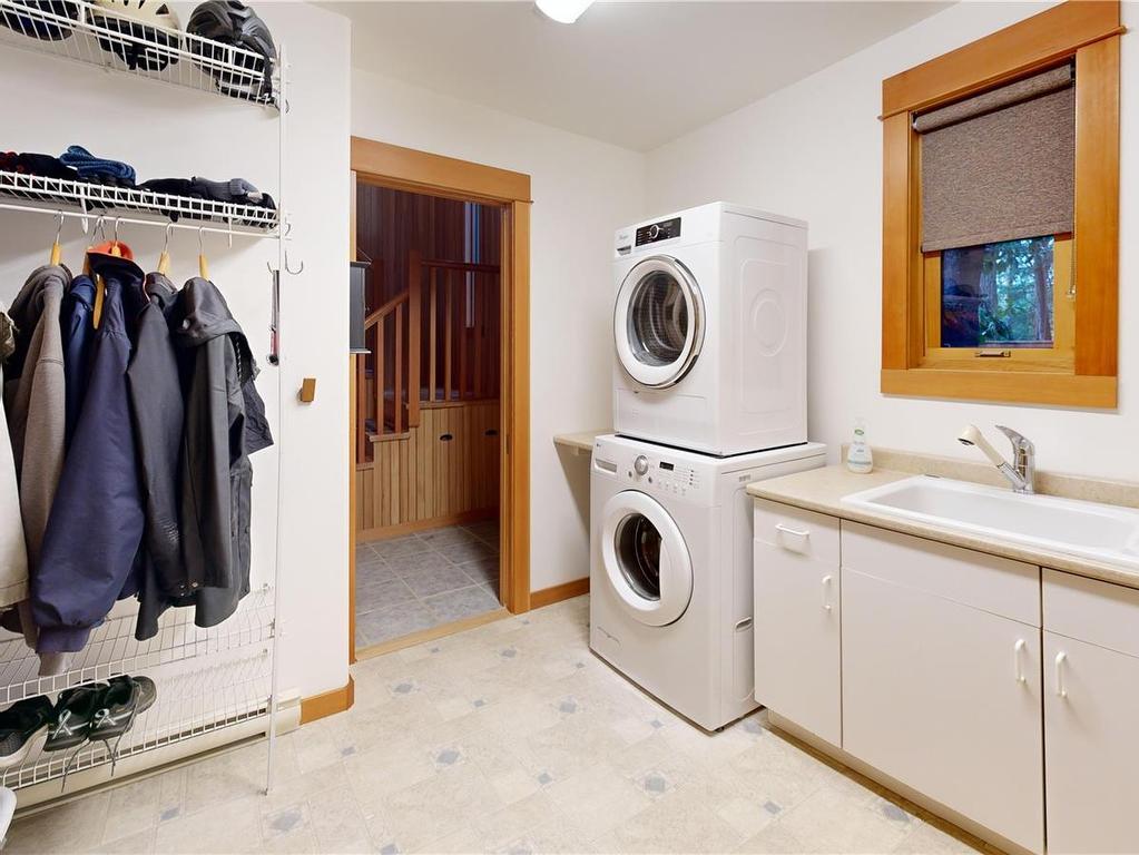 









211


Halibut

Hill,
Mudge Island,




BC
V0R 1X6

