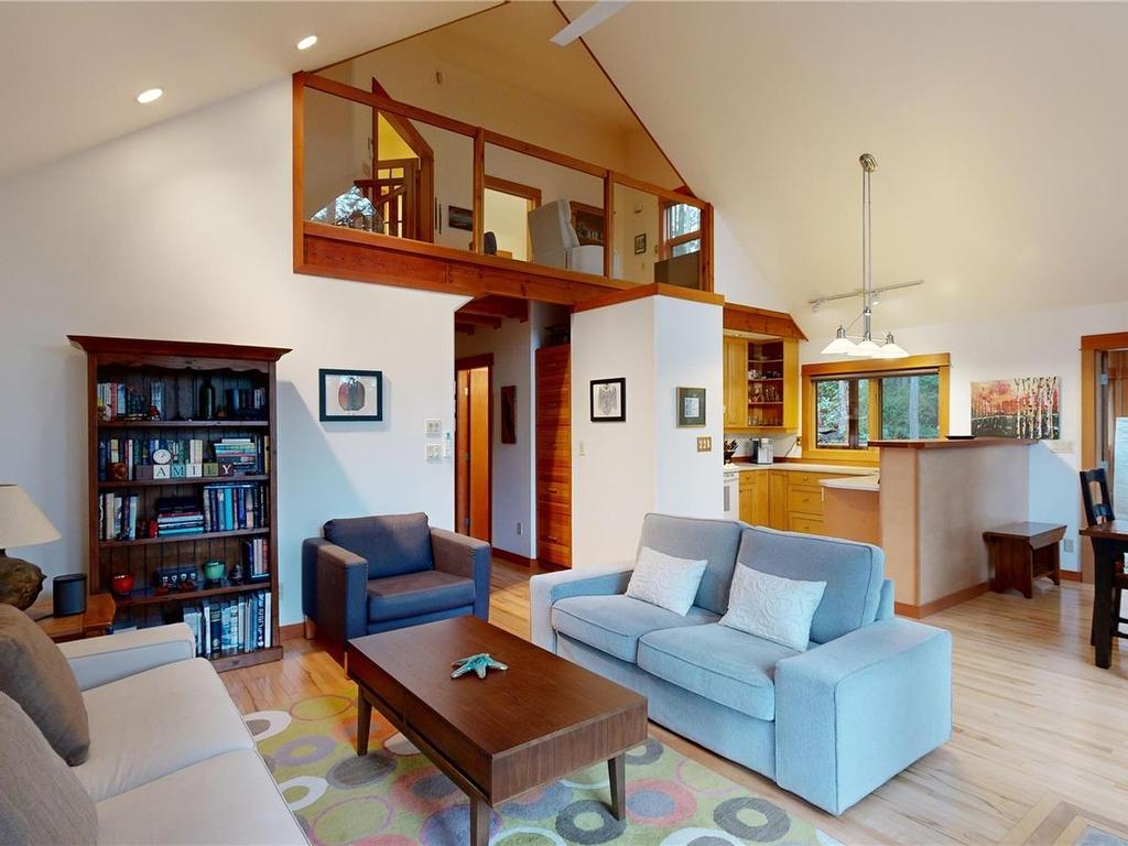 









211


Halibut

Hill,
Mudge Island,




BC
V0R 1X6

