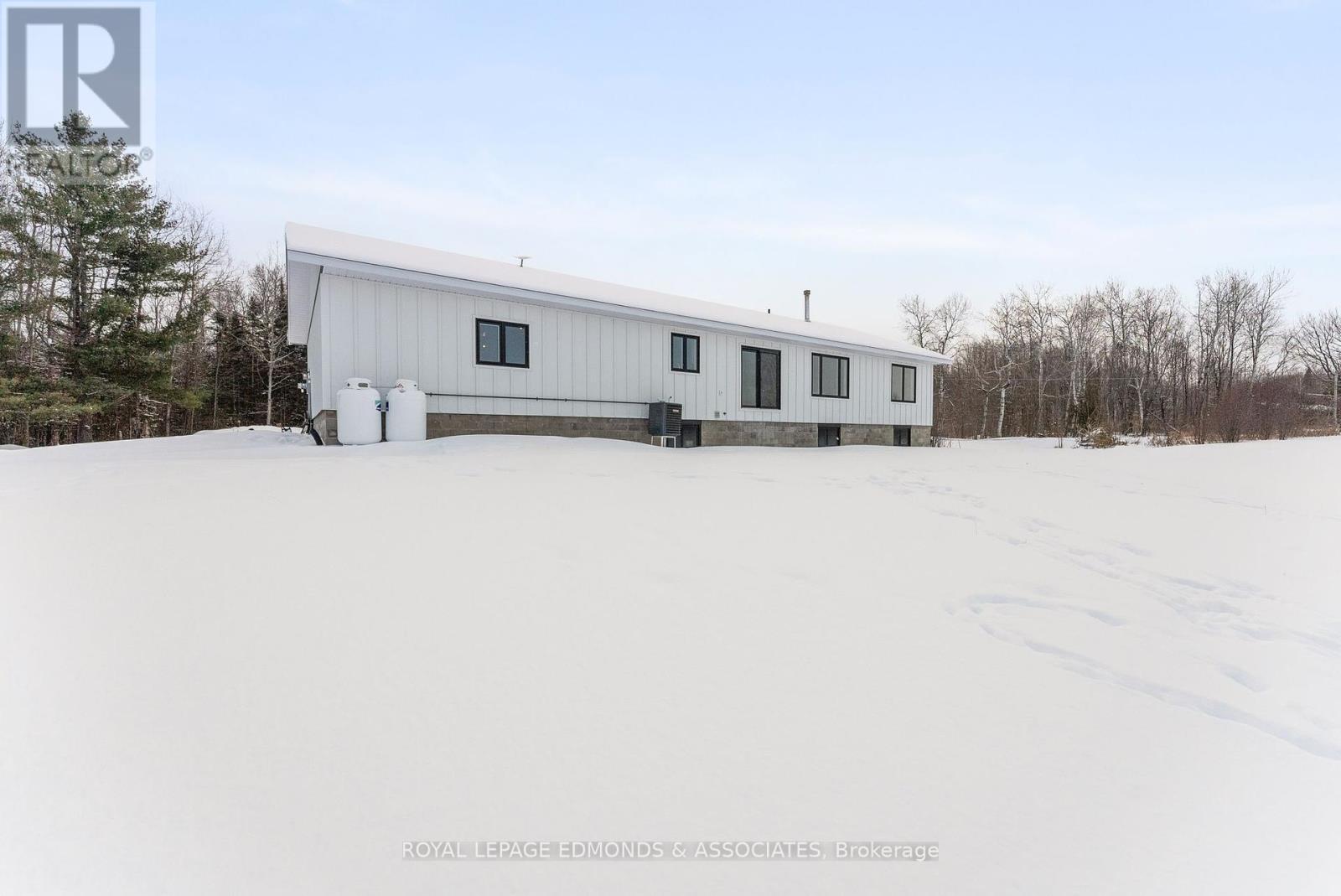 












276 JIM BARR ROAD

,
Horton,




Ontario
K7V3Z8

