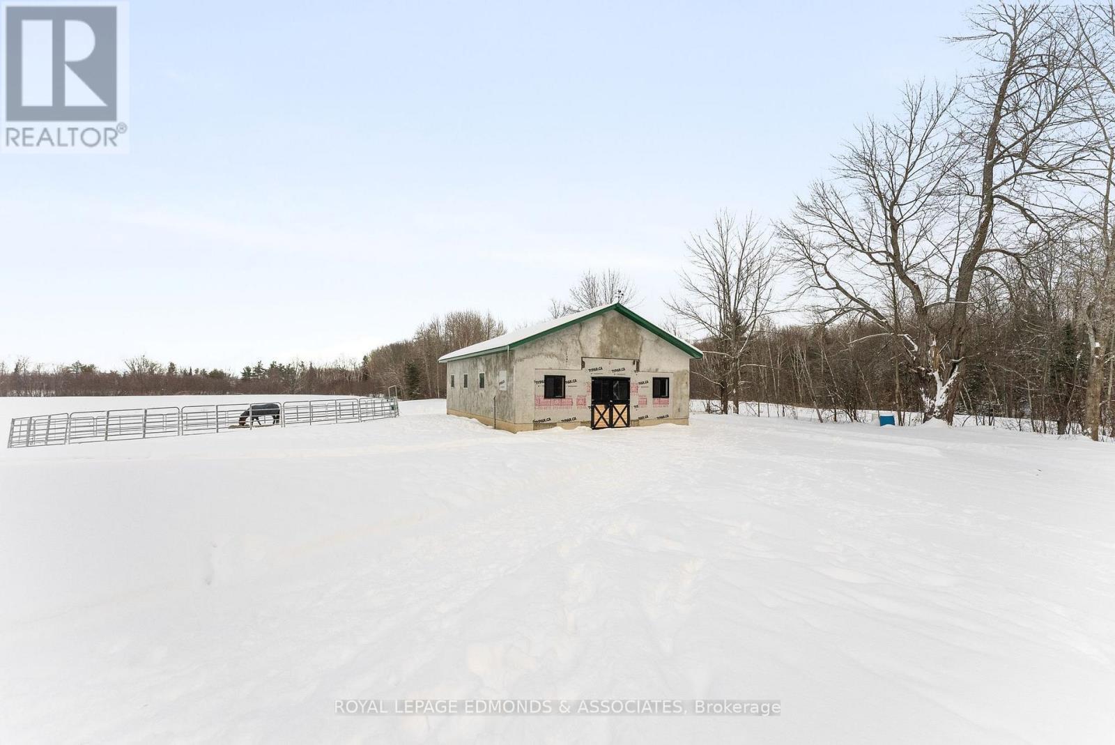 












276 JIM BARR ROAD

,
Horton,




Ontario
K7V3Z8

