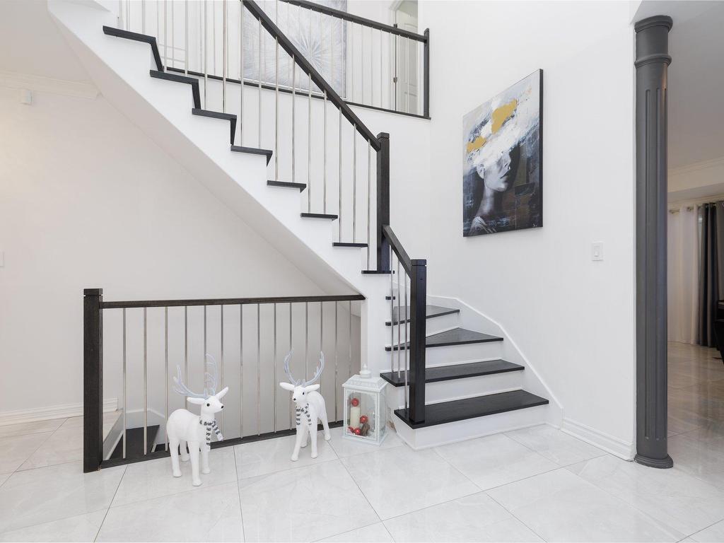 









6


Place de St-Dié

,
Lorraine,




QC
J6Z4M5

