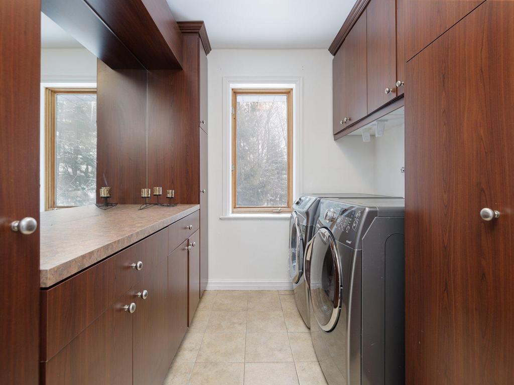 









6


Place de St-Dié

,
Lorraine,




QC
J6Z4M5

