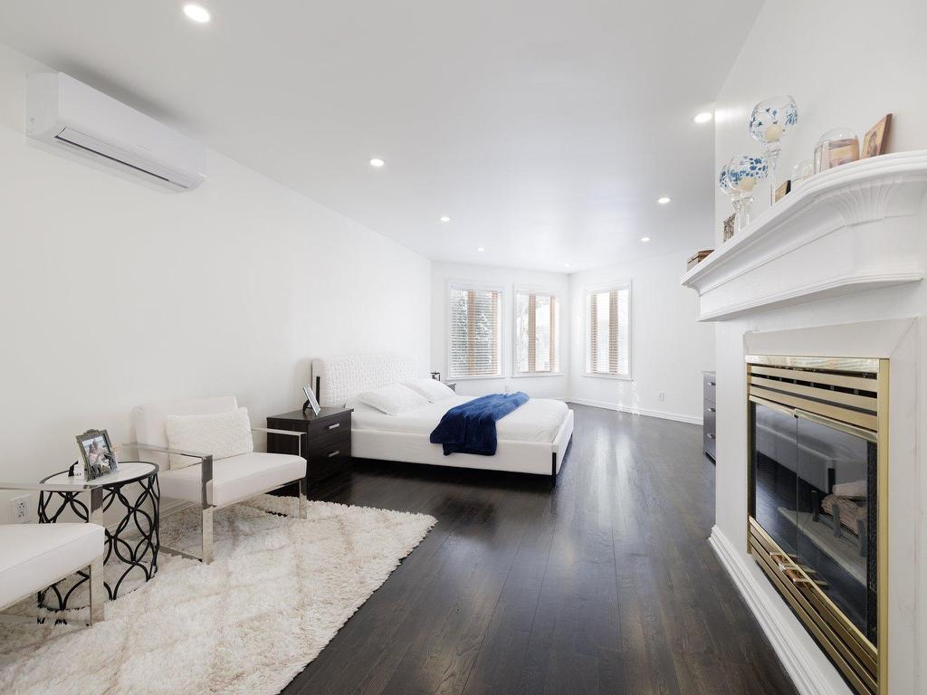 









6


Place de St-Dié

,
Lorraine,




QC
J6Z4M5

