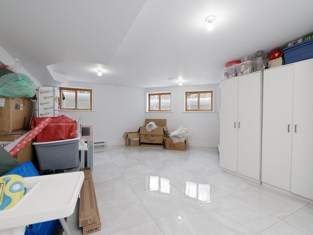 









6


Place de St-Dié

,
Lorraine,




QC
J6Z4M5

