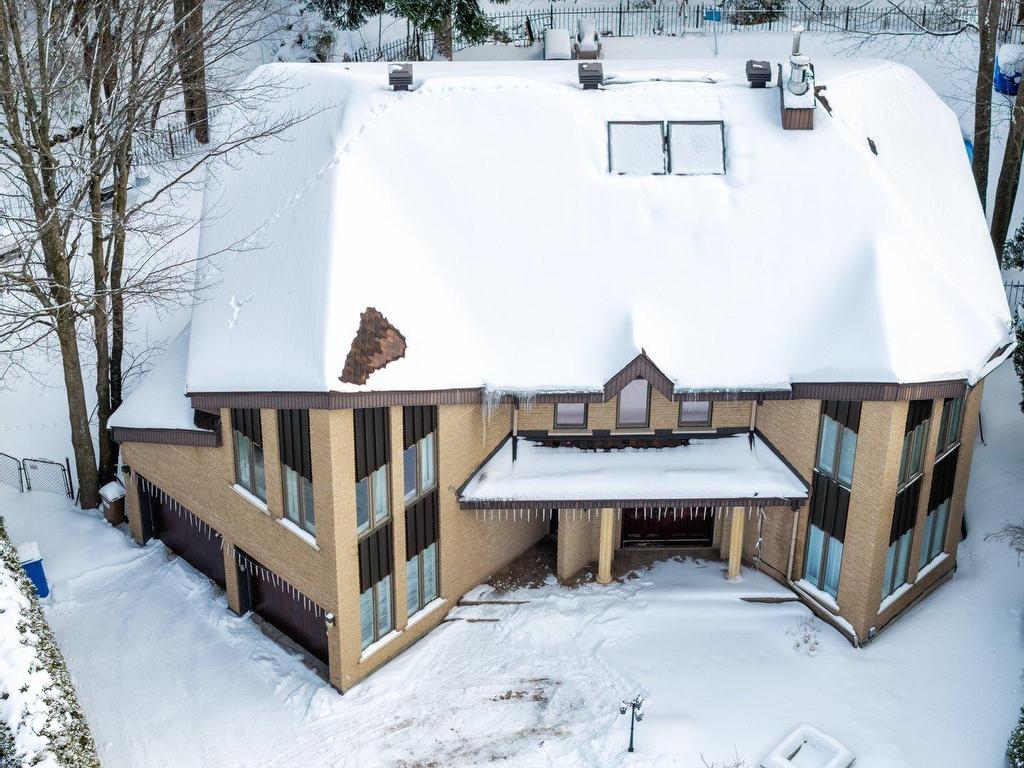 









6


Place de St-Dié

,
Lorraine,




QC
J6Z4M5


