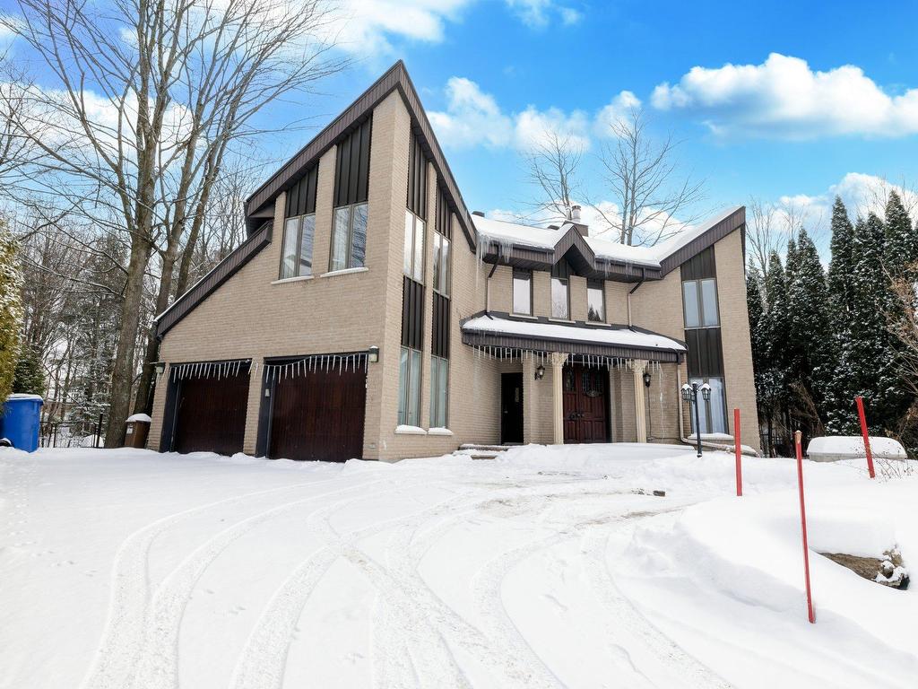 









6


Place de St-Dié

,
Lorraine,




QC
J6Z4M5

