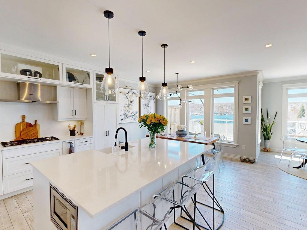 












927 Shore Drive

,
Bedford,




NS
B4A 2E6


