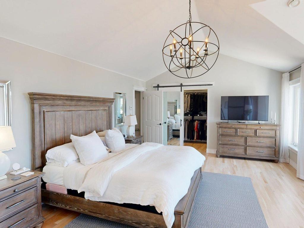 












927 Shore Drive

,
Bedford,




NS
B4A 2E6

