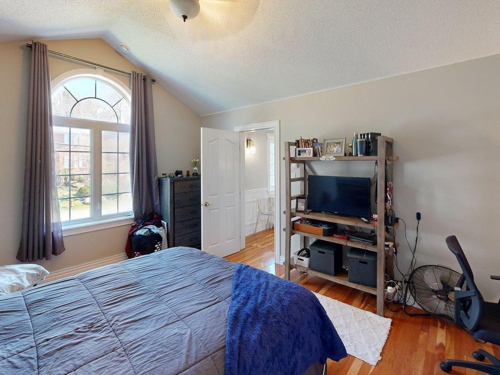 












927 Shore Drive

,
Bedford,




NS
B4A 2E6

