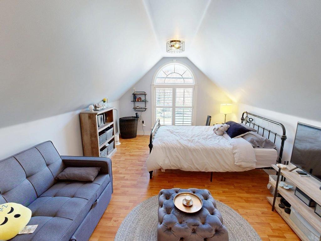 












927 Shore Drive

,
Bedford,




NS
B4A 2E6

