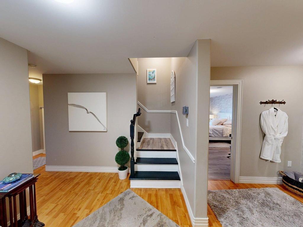 












927 Shore Drive

,
Bedford,




NS
B4A 2E6

