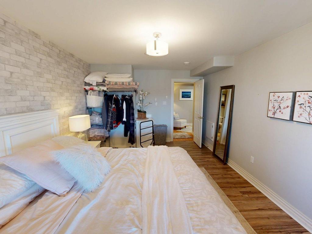 












927 Shore Drive

,
Bedford,




NS
B4A 2E6

