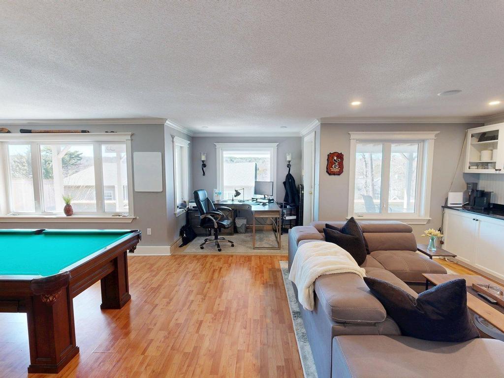 












927 Shore Drive

,
Bedford,




NS
B4A 2E6

