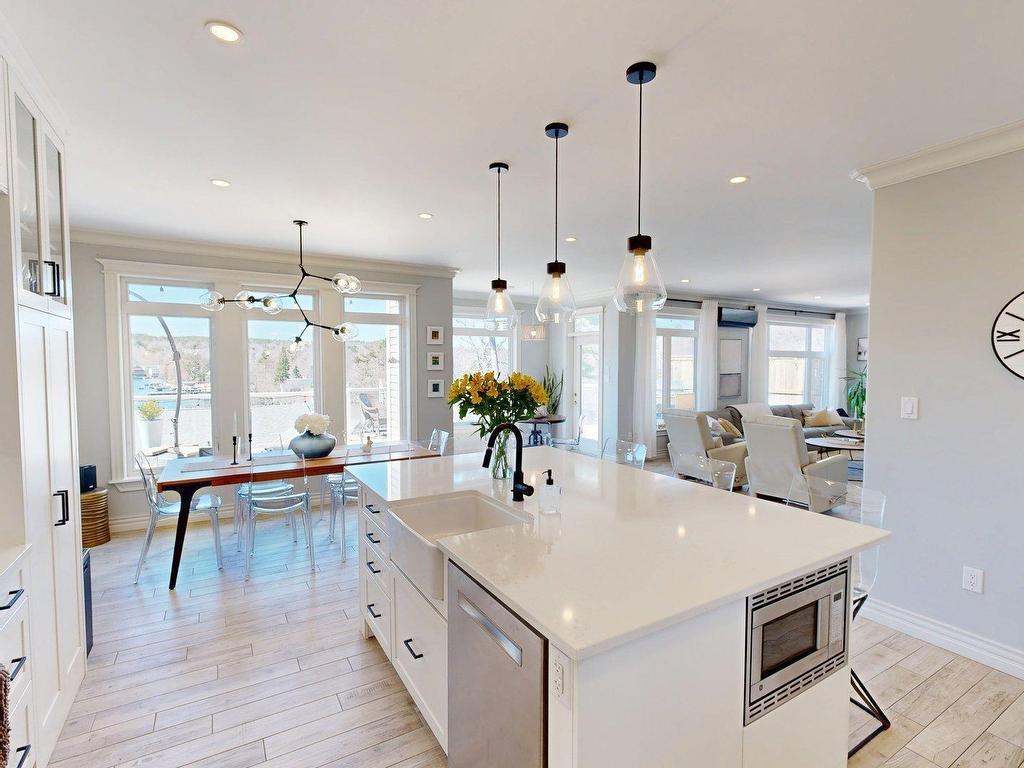 












927 Shore Drive

,
Bedford,




NS
B4A 2E6

