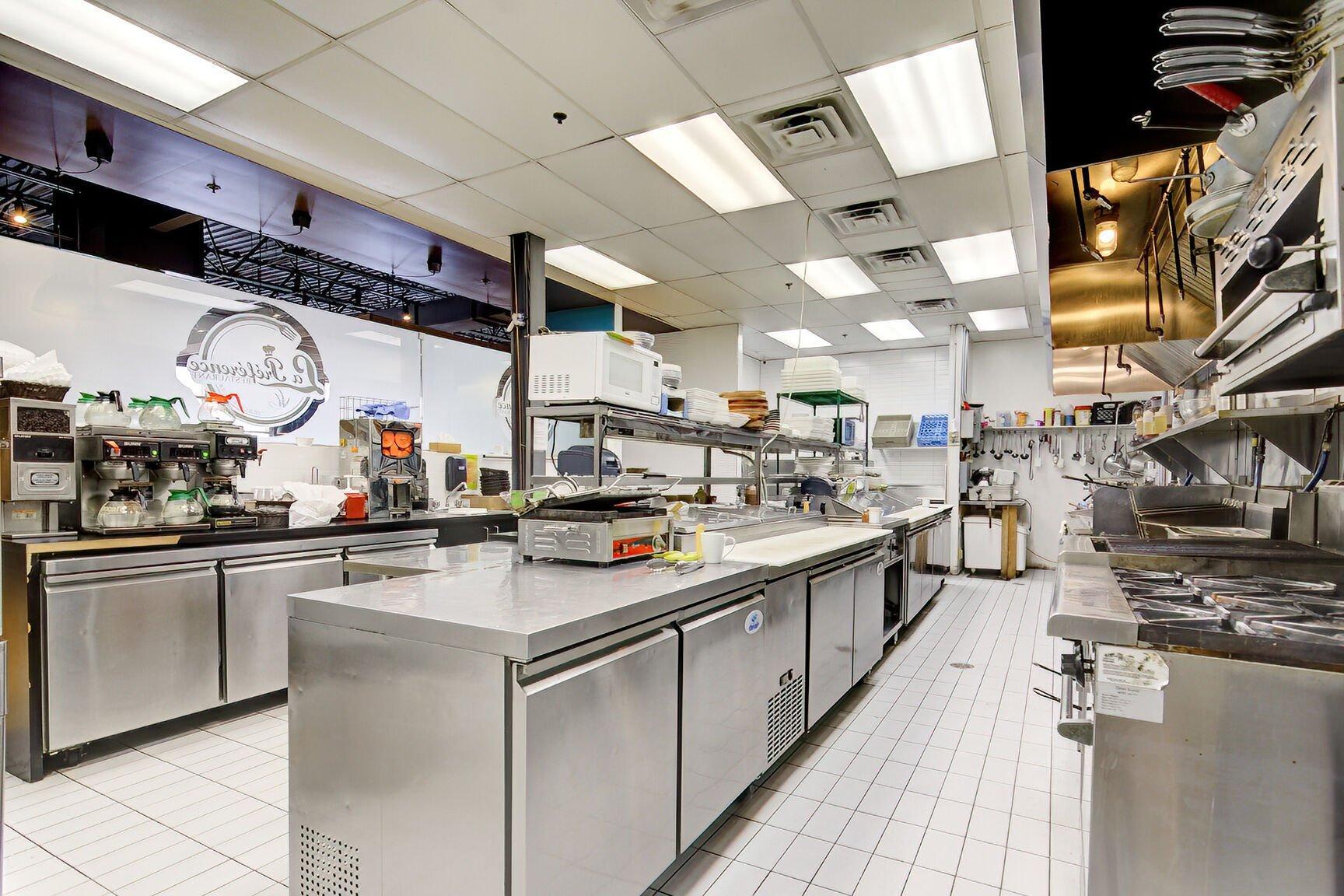 









9061


Route Sir-Wilfrid-Laurier

, 101,
Mirabel,




QC
J7N1L6

