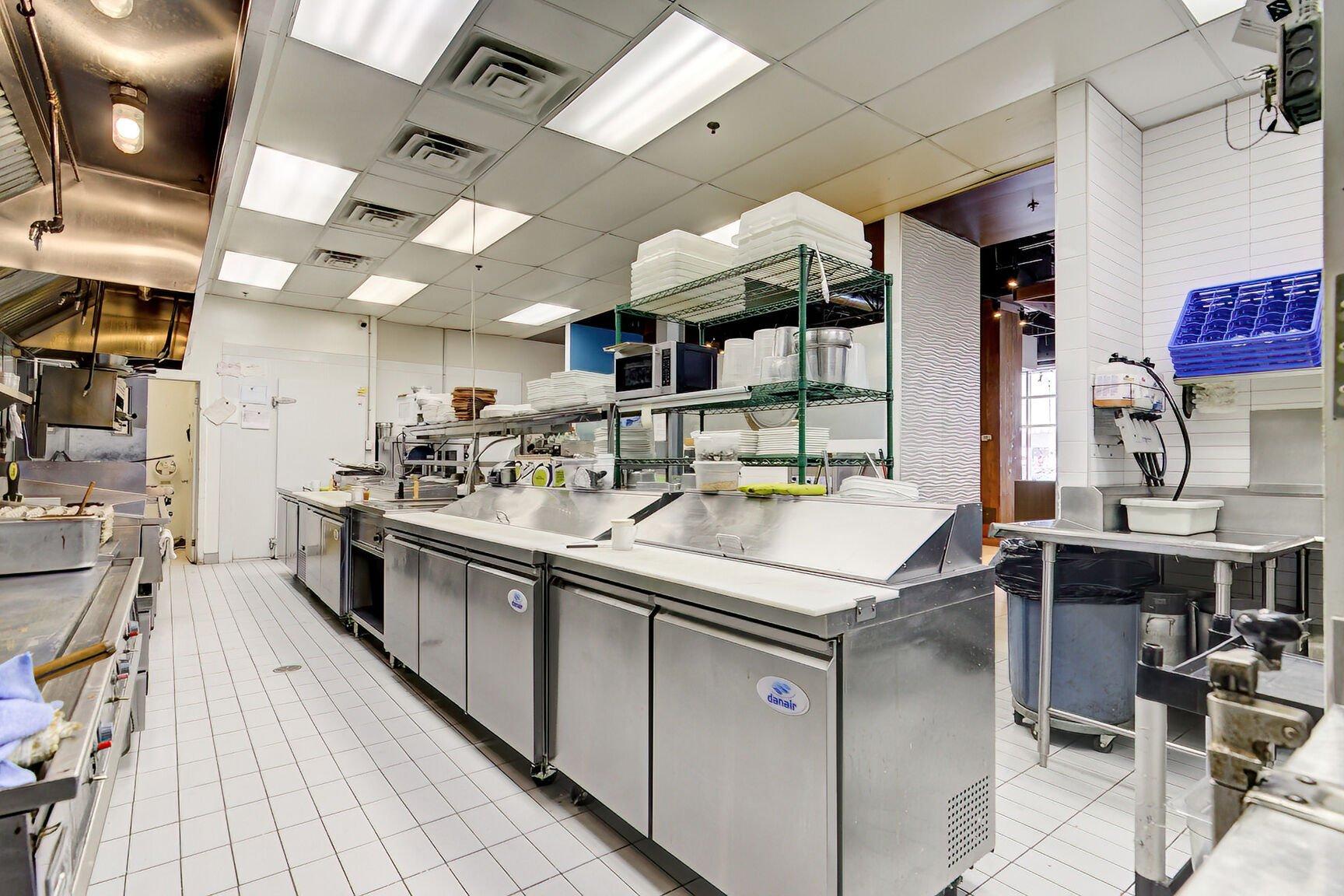 









9061


Route Sir-Wilfrid-Laurier

, 101,
Mirabel,




QC
J7N1L6

