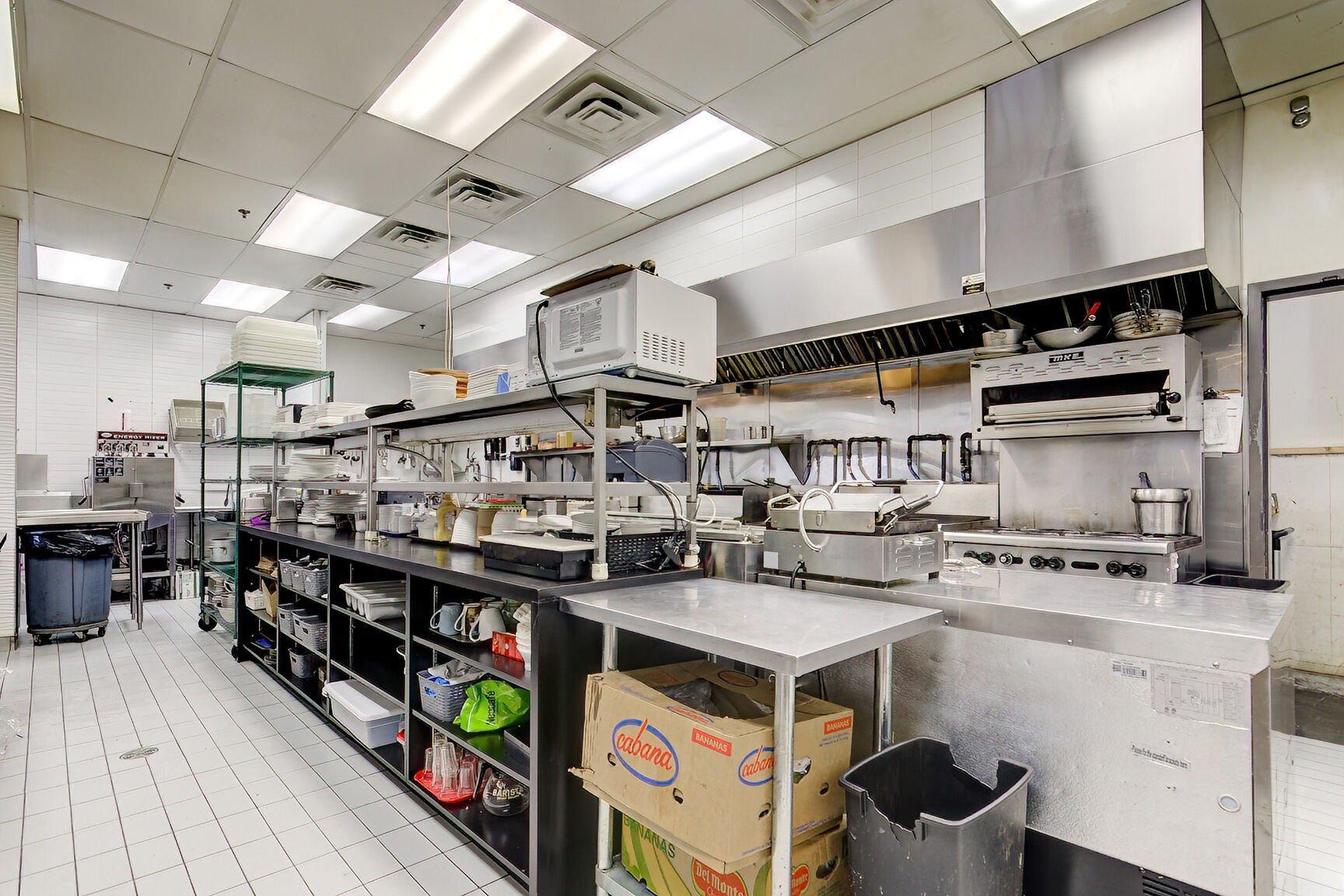 









9061


Route Sir-Wilfrid-Laurier

, 101,
Mirabel,




QC
J7N1L6

