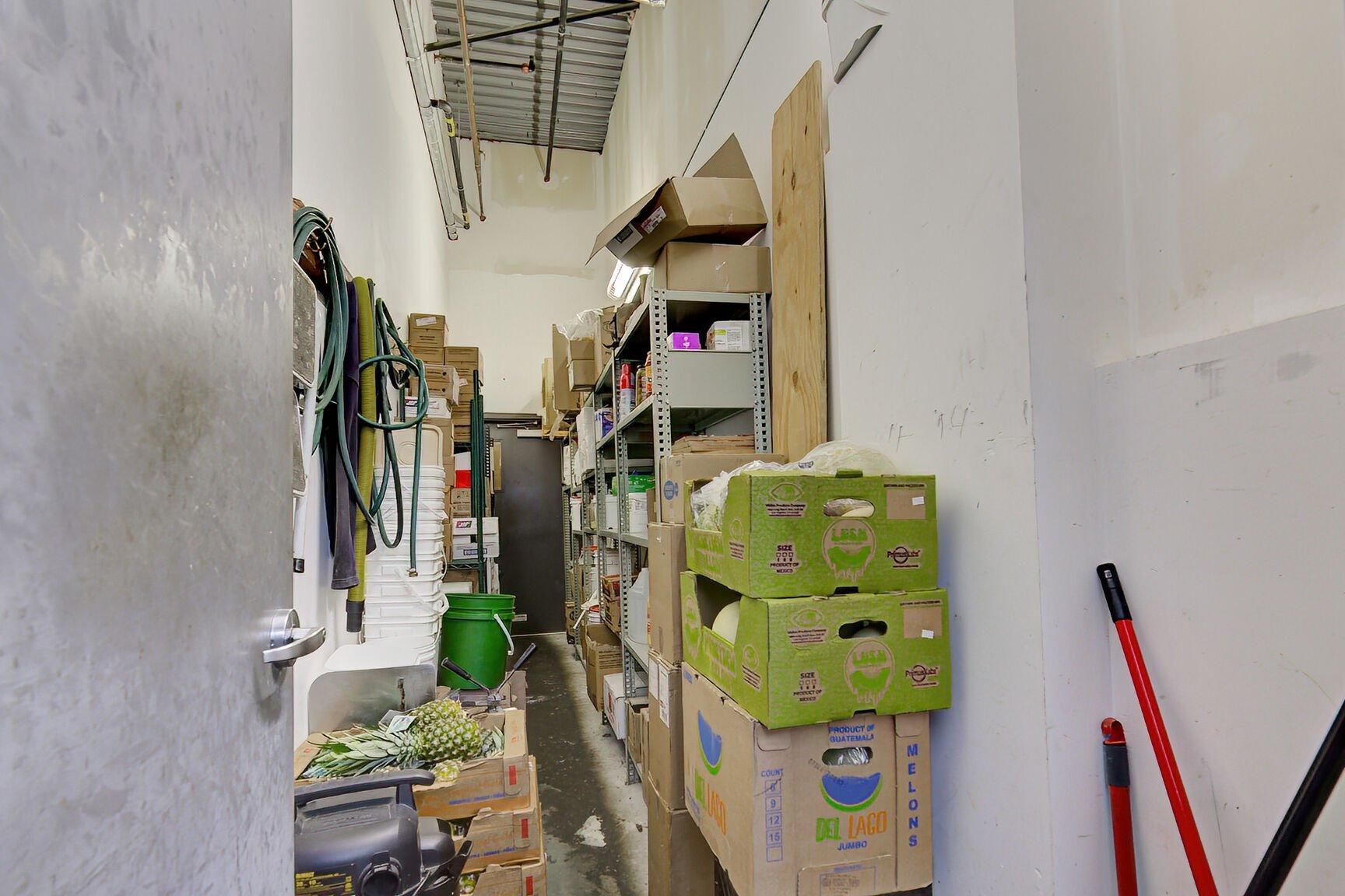 









9061


Route Sir-Wilfrid-Laurier

, 101,
Mirabel,




QC
J7N1L6

