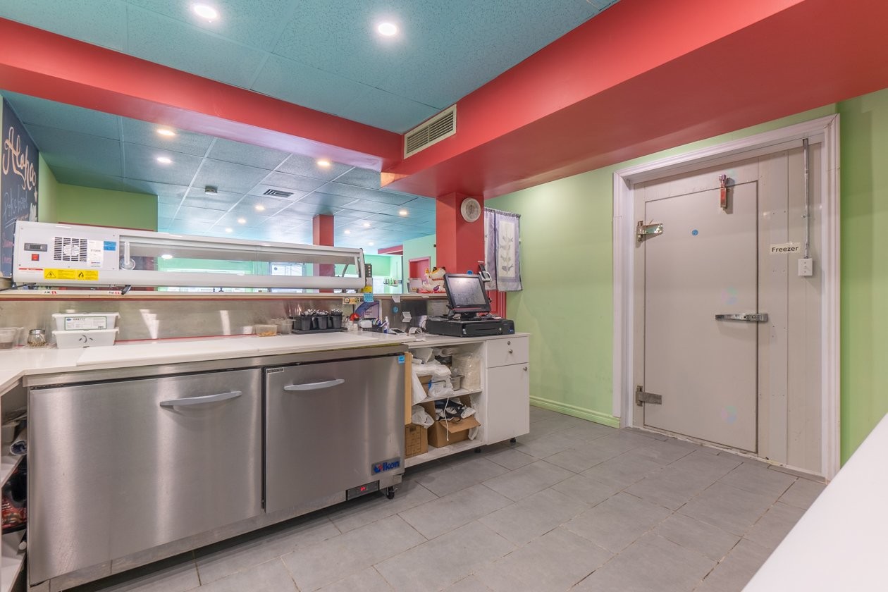 









660

 - 670


Rue Provost

,
Montréal (Lachine),




QC
H8S1M4

