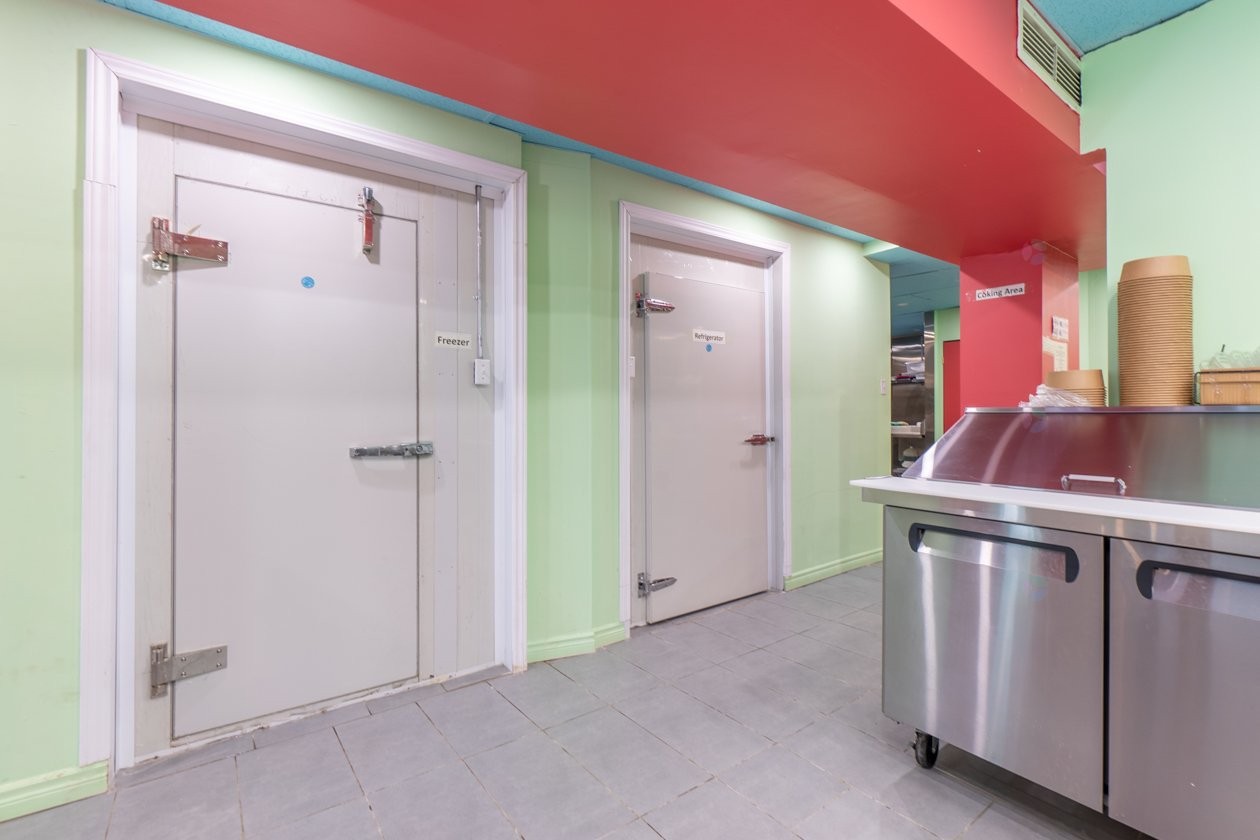 









660

 - 670


Rue Provost

,
Montréal (Lachine),




QC
H8S1M4

