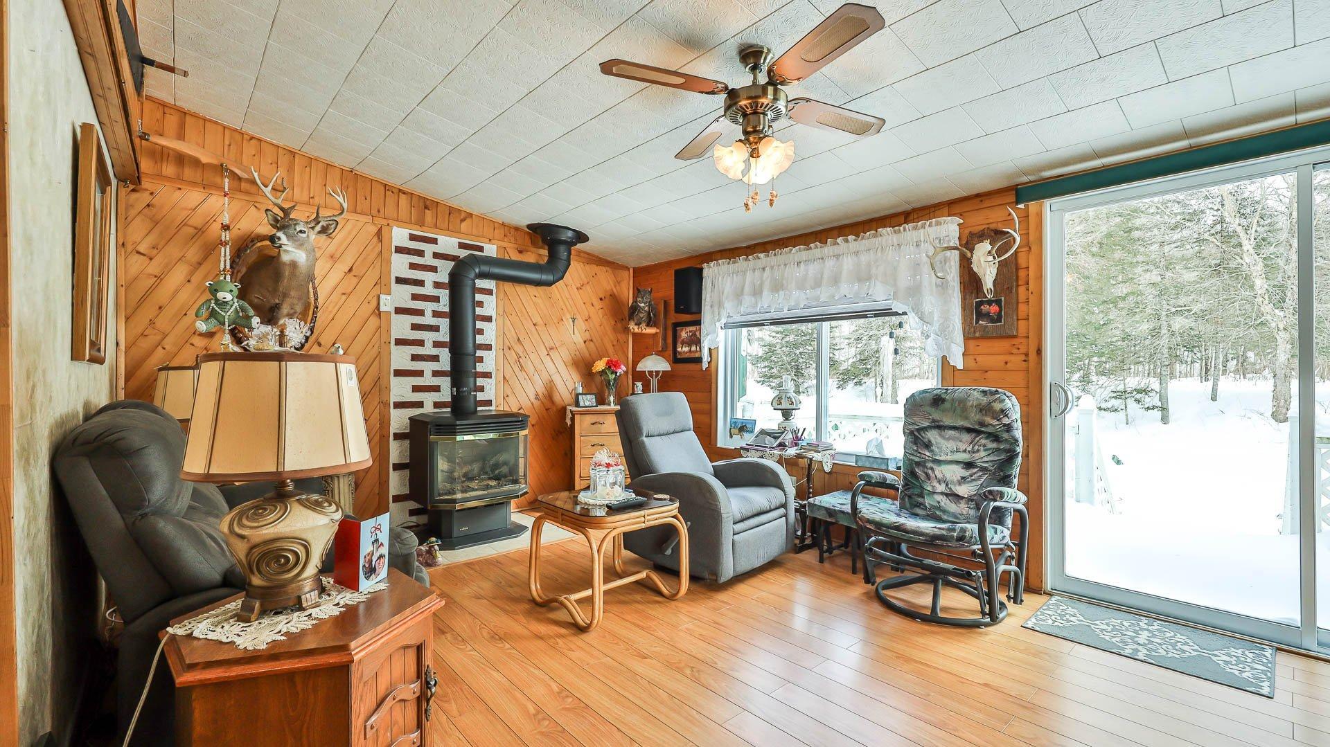 









6


Rue Séguin

,
Notre-Dame-de-la-Paix,




QC
J0V1P0

