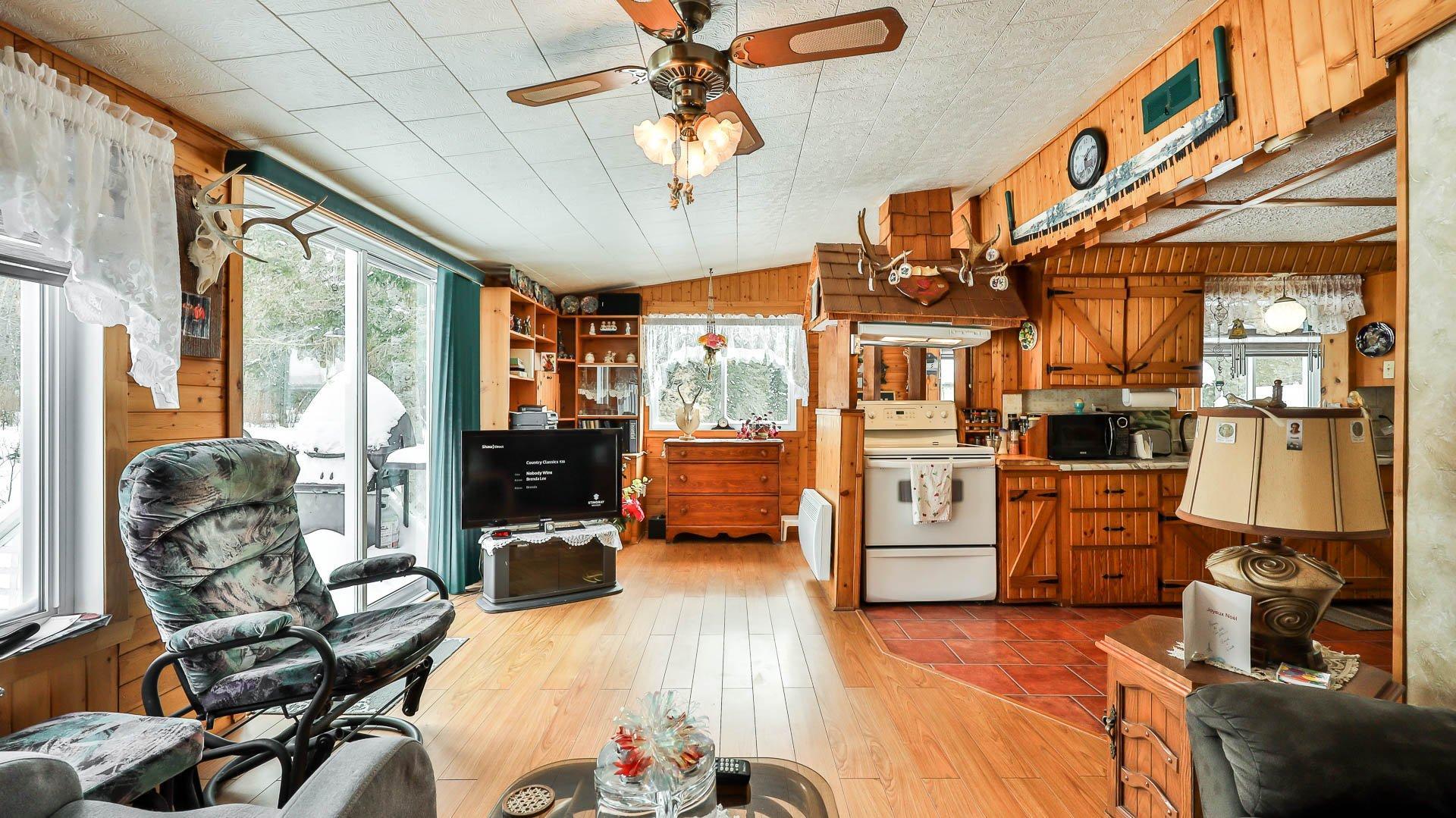 









6


Rue Séguin

,
Notre-Dame-de-la-Paix,




QC
J0V1P0

