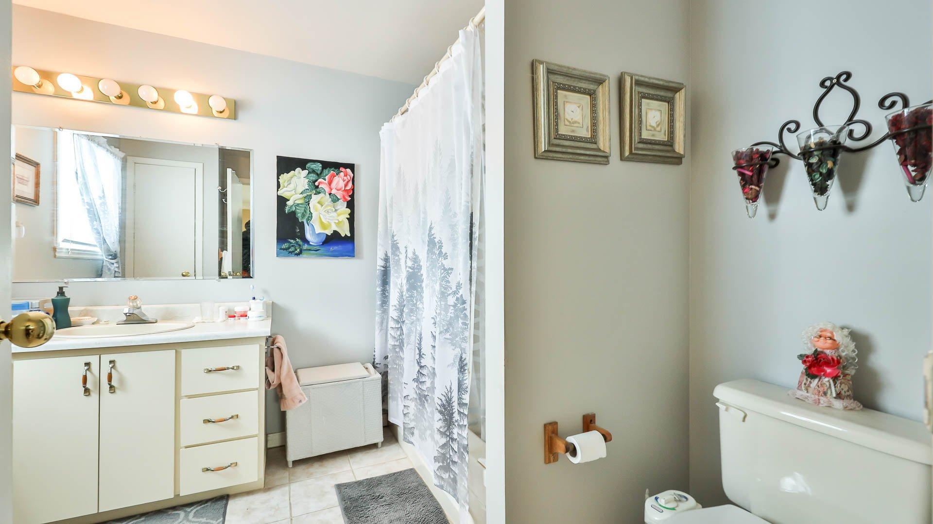 









6


Rue Séguin

,
Notre-Dame-de-la-Paix,




QC
J0V1P0

