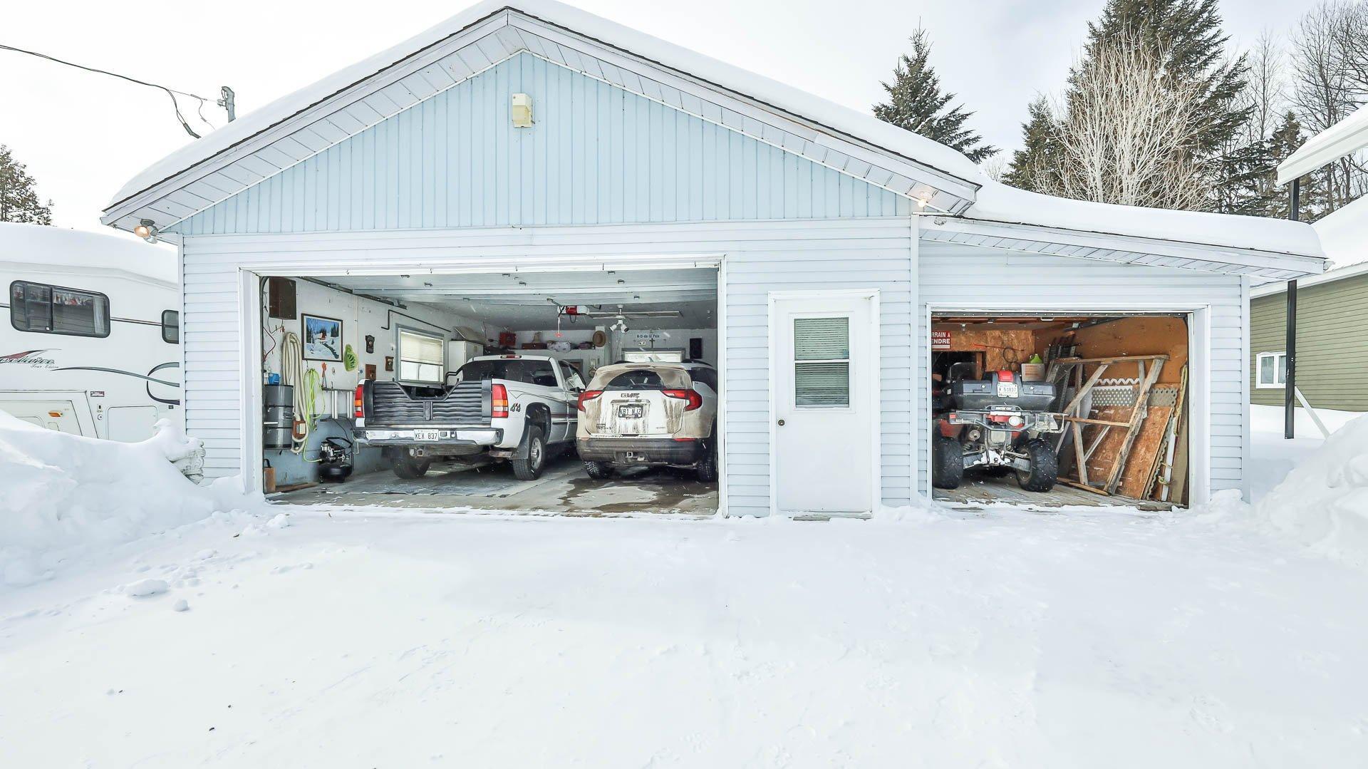 









6


Rue Séguin

,
Notre-Dame-de-la-Paix,




QC
J0V1P0

