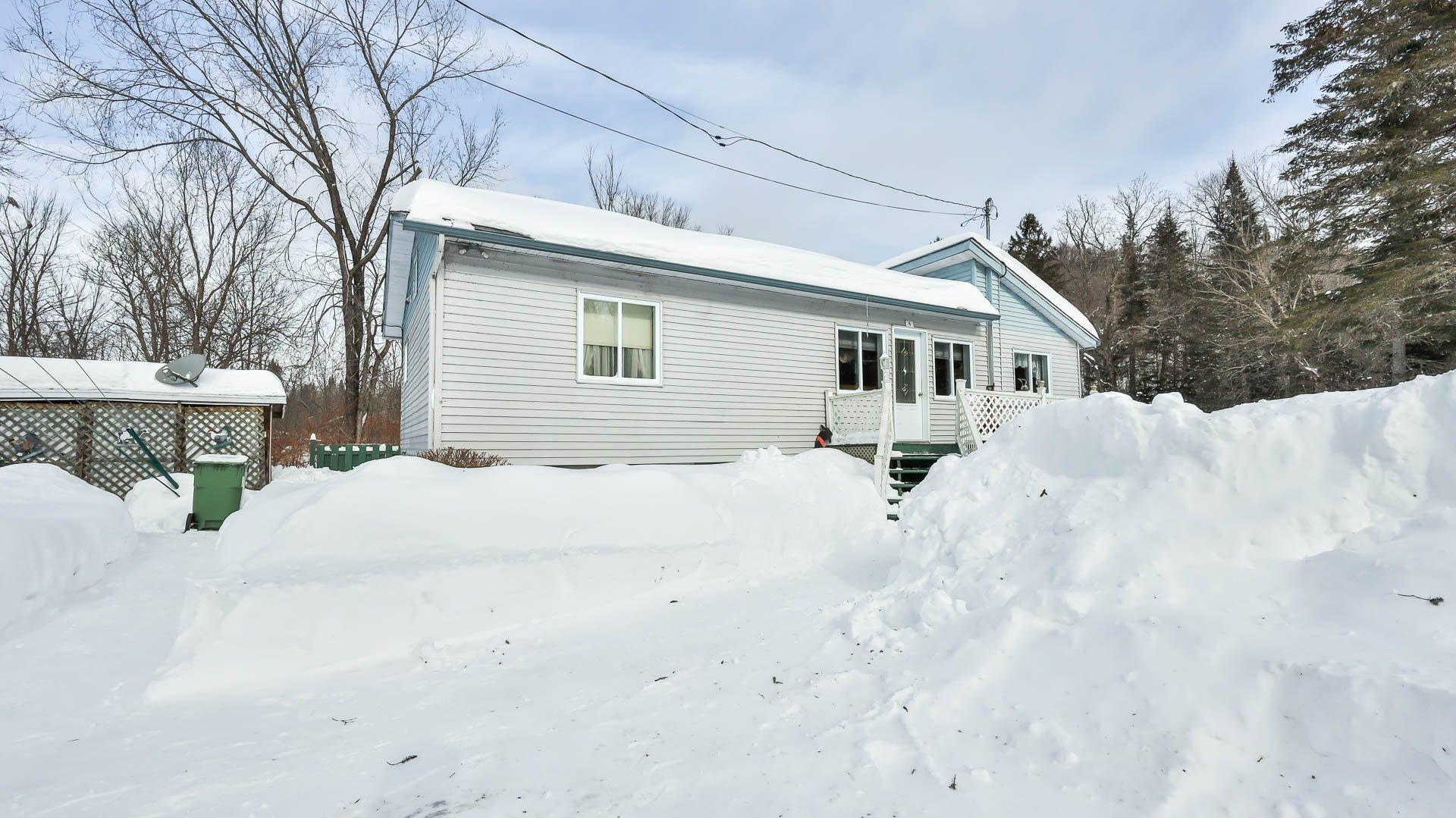 









6


Rue Séguin

,
Notre-Dame-de-la-Paix,




QC
J0V1P0

