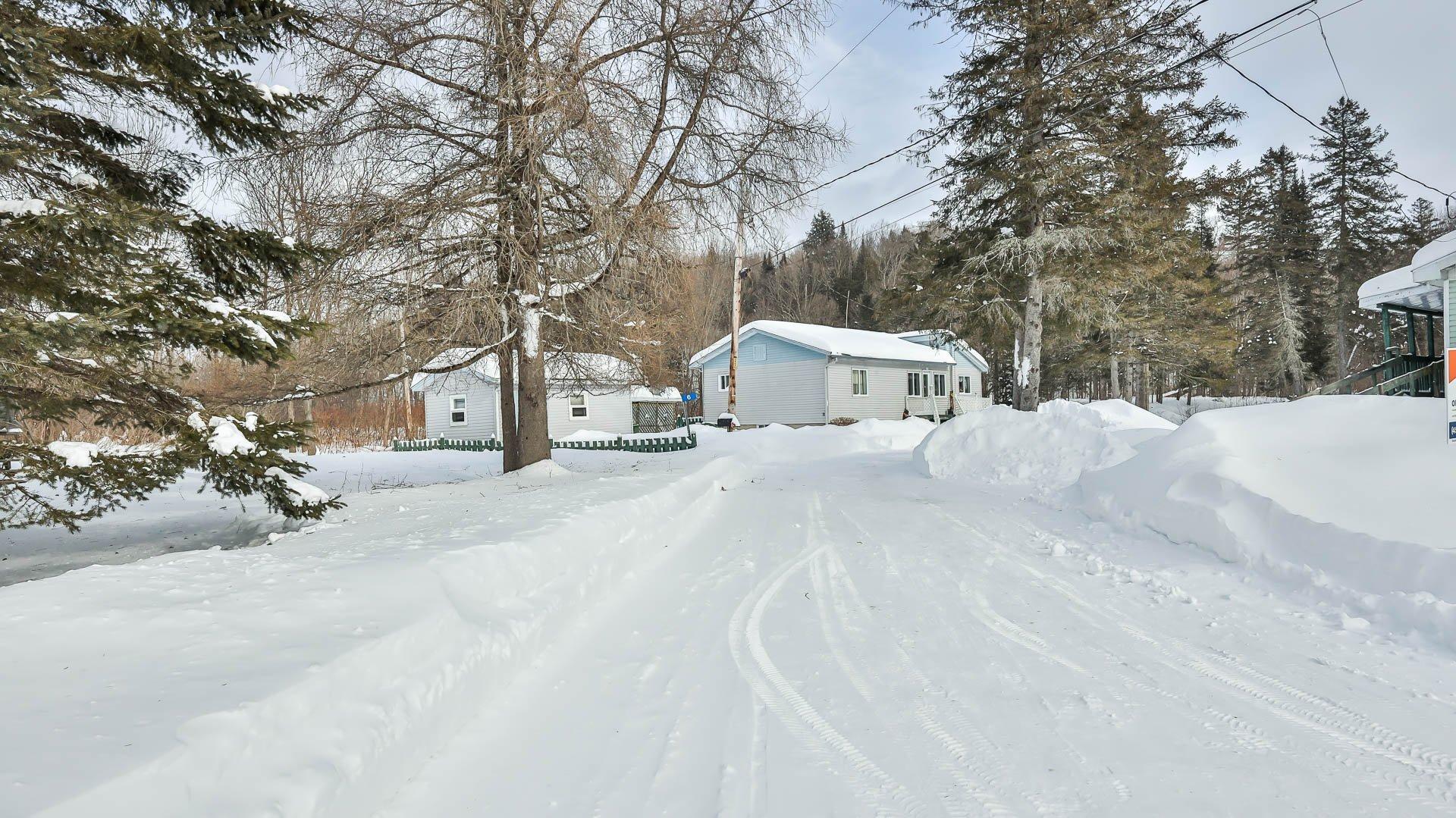 









6


Rue Séguin

,
Notre-Dame-de-la-Paix,




QC
J0V1P0

