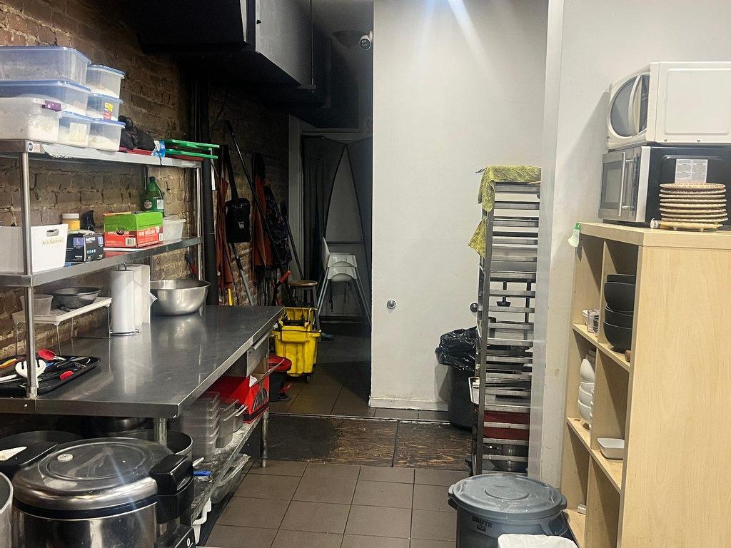 









3637


Rue Ste-Catherine E.

,
Montréal (Mercier/Hochelaga-Maisonneuve),




QC
H1W2E6

