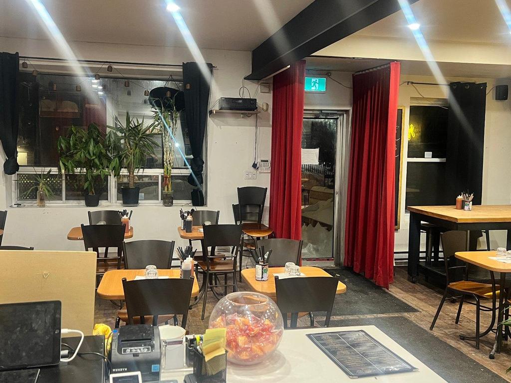 









3637


Rue Ste-Catherine E.

,
Montréal (Mercier/Hochelaga-Maisonneuve),




QC
H1W2E6


