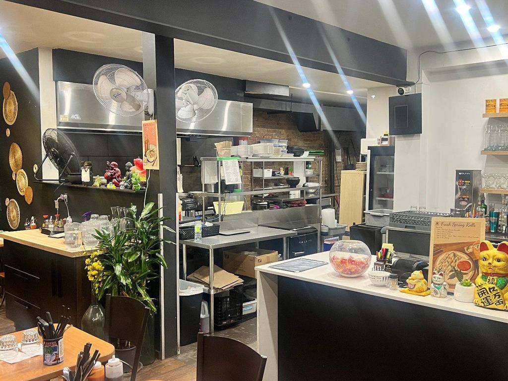









3637


Rue Ste-Catherine E.

,
Montréal (Mercier/Hochelaga-Maisonneuve),




QC
H1W2E6

