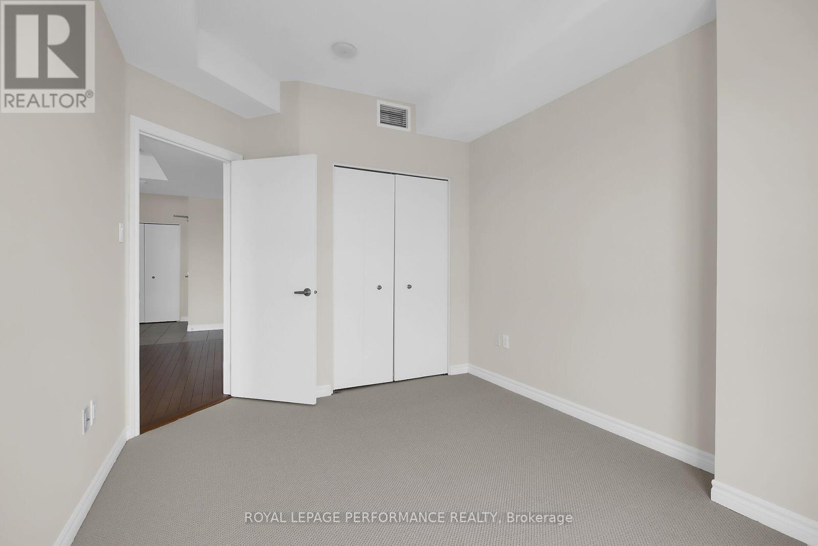 












1807 - 70 LANDRY STREET

,
Ottawa,




Ontario
K1L0A8

