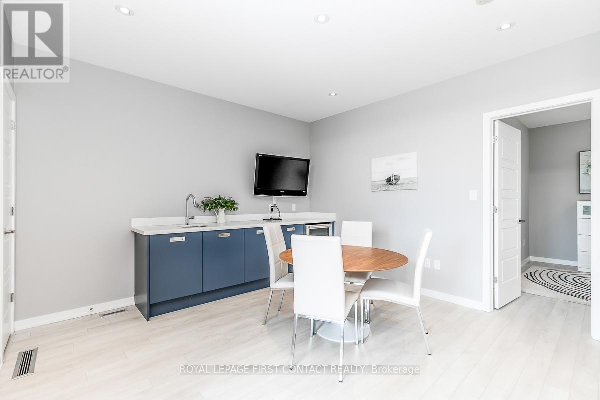 












3645 FERRETTI COURT

,
Innisfil,




Ontario
L9S0N6

